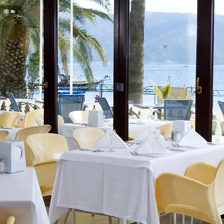 Yuzbasi ホテル 3*