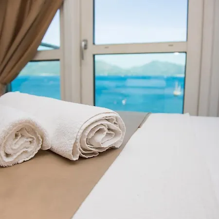 Bliss Beach Hotel Отель