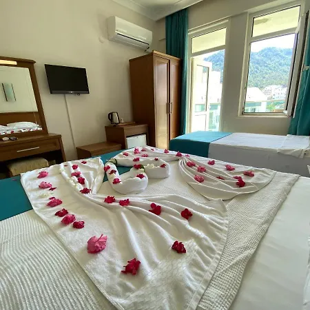 Yuzbasi Hotel 3*