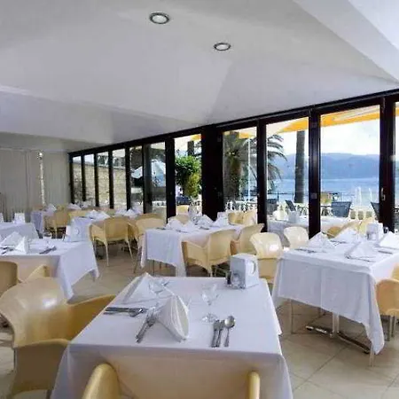 Bliss Beach Hotel מלון