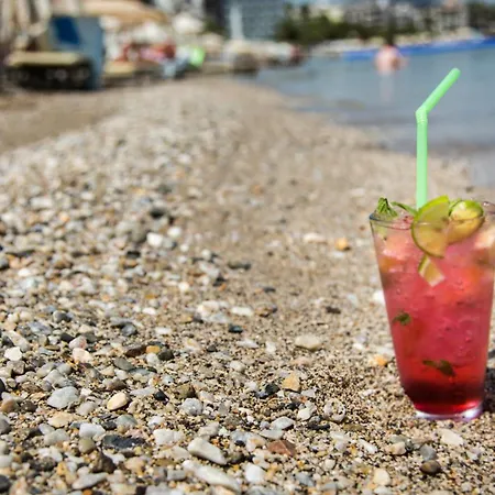Bliss Beach Hotel מלון