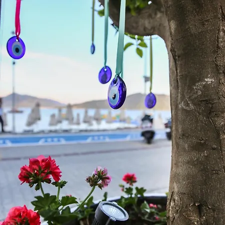 Bliss Beach Hotel מלון