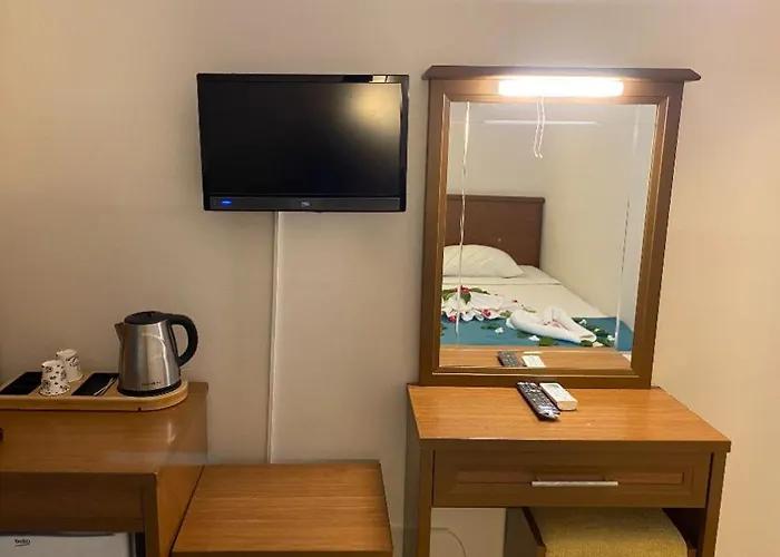 Yuzbasi Ξενοδοχείο Μαρμαρίς