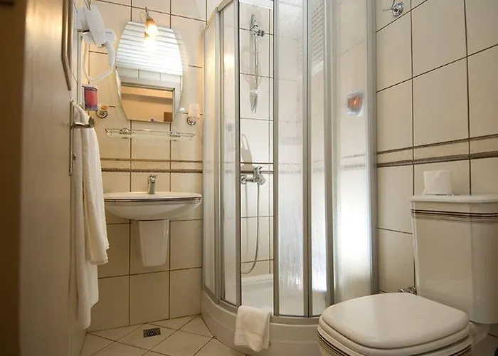 Yuzbasi Μαρμαρίς